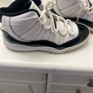 Stylish Kids High-Top Sneakers in White and Black